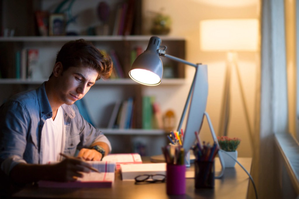 qualificacao-profissional-como-estudar-em-meio-a-rotina-de-trabalho