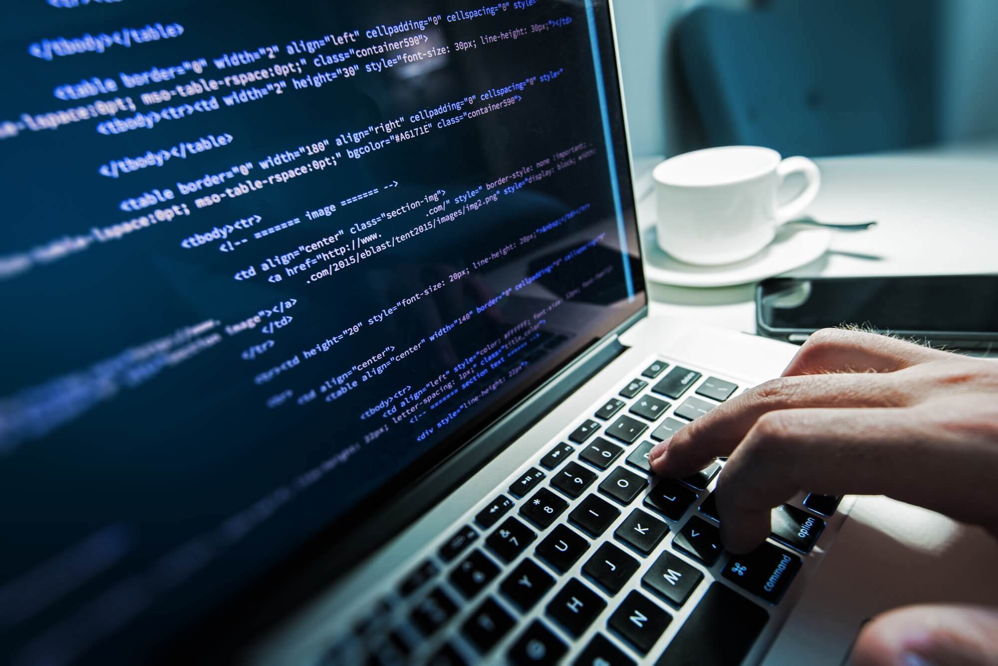 Capa do artigo Por que Engenharia de Software e Ciência da Computação são cursos certos para você?