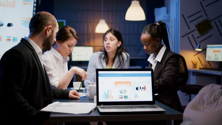 Capa do artigo Como se tornar um Tech Lead: Habilidades essenciais para liderar equipes de tecnologia